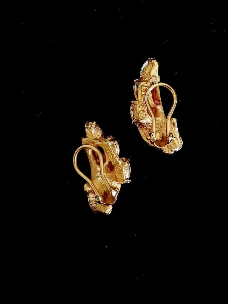 vintage jewelry  BSK 金色立體捲曲馬眼萊茵 夾式耳環