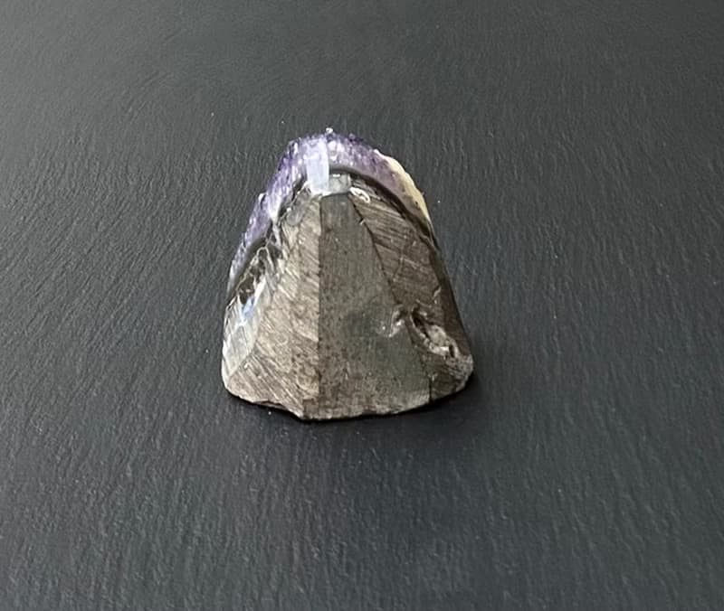 招財開運-天然原礦異象滿天星紫晶鎮共生方解石及黑碧璽 快速出貨