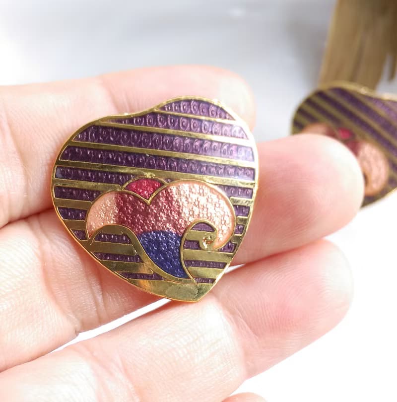 【西洋古董飾品 】景泰藍 紫色底 愛心條紋 百合花卉 針式耳環