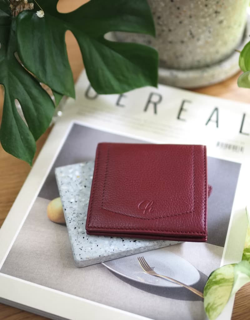 Hannah (Burgundy) : Small leather short wallet, folded wallet, Slim, Red wallet