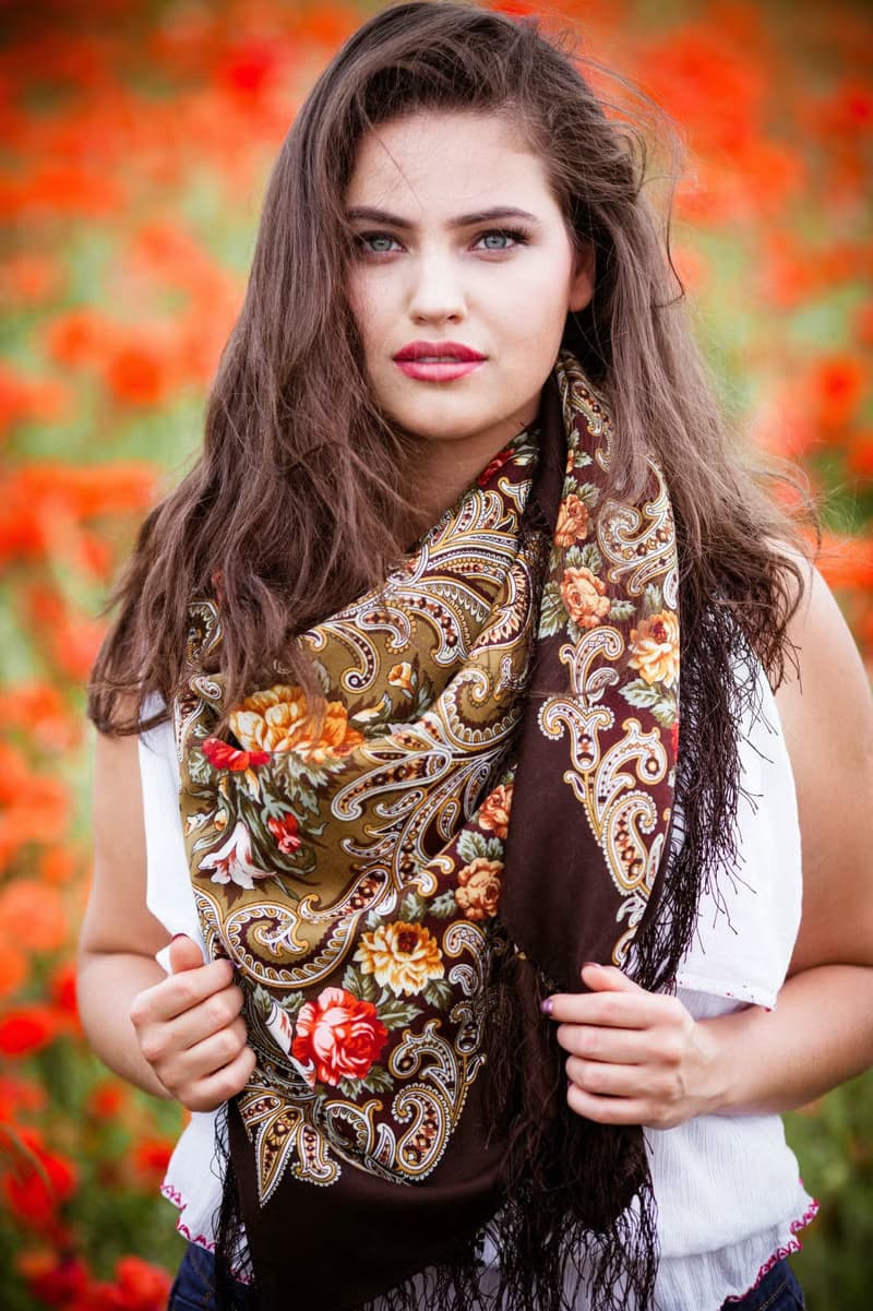 Pavlovo Posad Russian Shawl 100% Wool Scarf 125x125 cm Wrap Silk Fringe 1437-17
