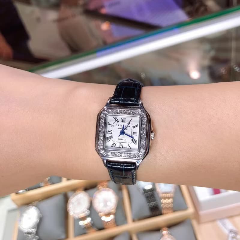 經典閃爍鋯石圈真皮石英女士手錶