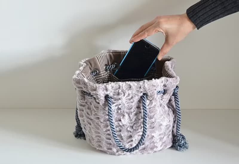 数量限定 高級エコファーマリンバッグ　ラベンダーグレージュ