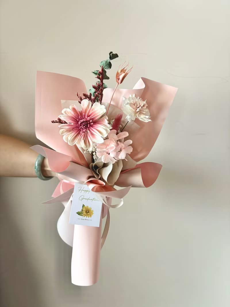 sueing_blossom  泰國進口太陽花畢業中型花束