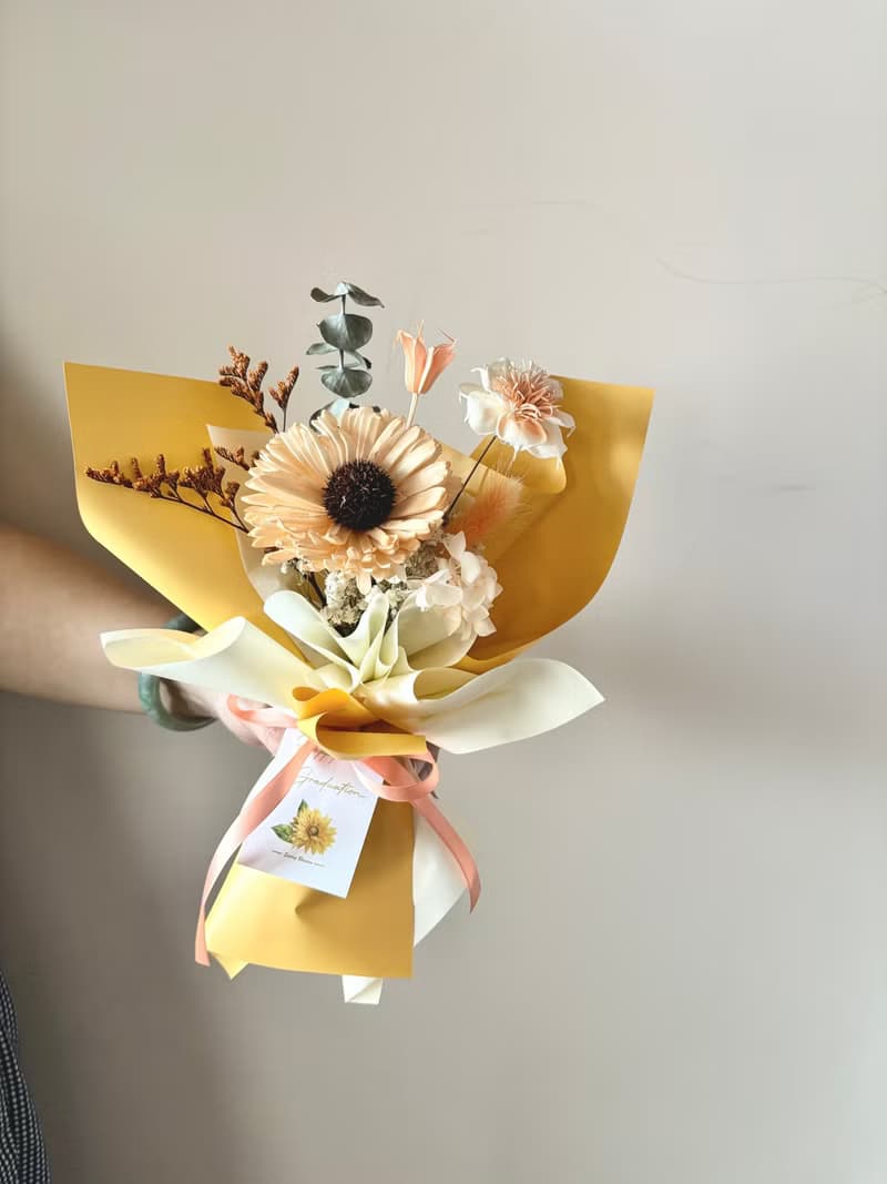 sueing_blossom  泰國進口太陽花畢業中型花束