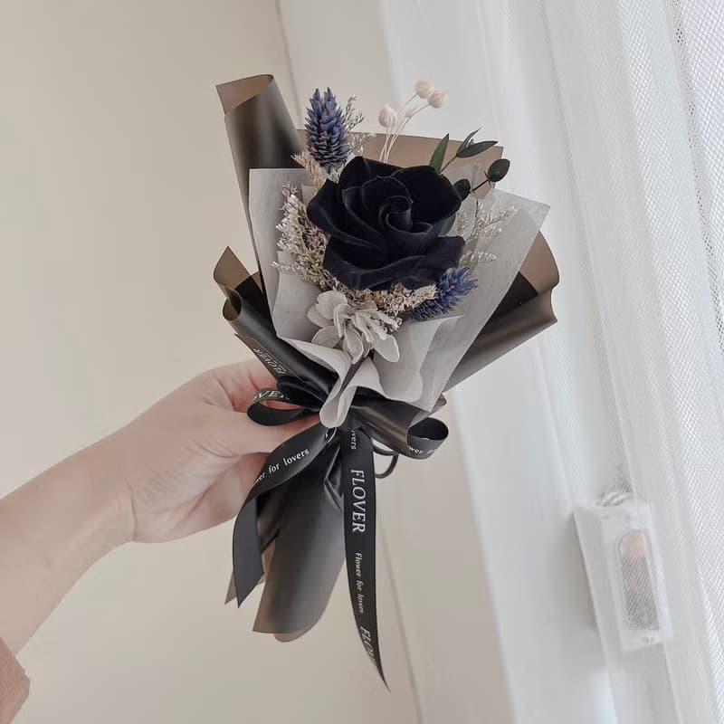 單朵黑玫瑰永生花束