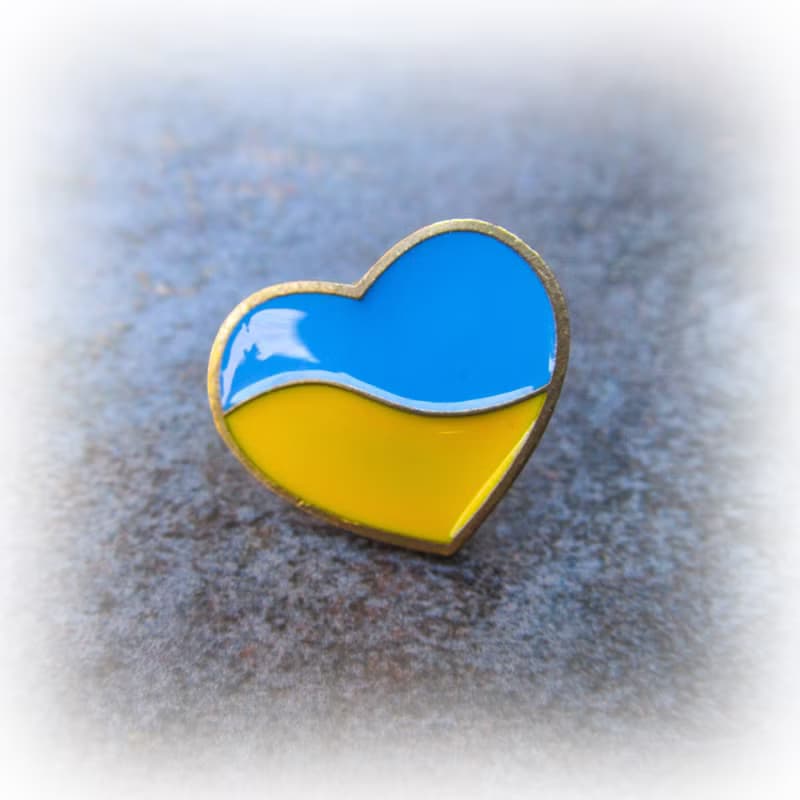 Handmade enamel brass pin ukrainian heart,yellow blue heart pin,ukraine flag pin