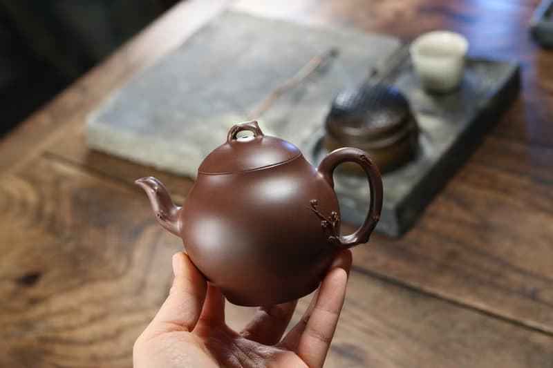 送禮紫砂壺茶壺暗香 优秀老紫泥   紫泥 210ml 钱币孔 刘素素作品