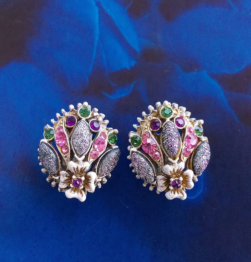 Vintage Jewelry 西洋古董飾品 FLORENZA 白琺瑯彩鑽 夾式耳環