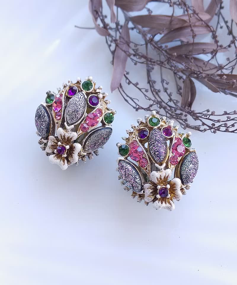 Vintage Jewelry 西洋古董飾品 FLORENZA 白琺瑯彩鑽 夾式耳環