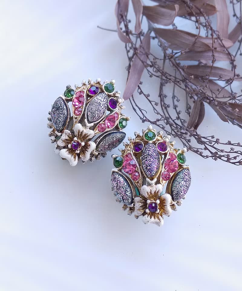 Vintage Jewelry 西洋古董飾品 FLORENZA 白琺瑯彩鑽 夾式耳環