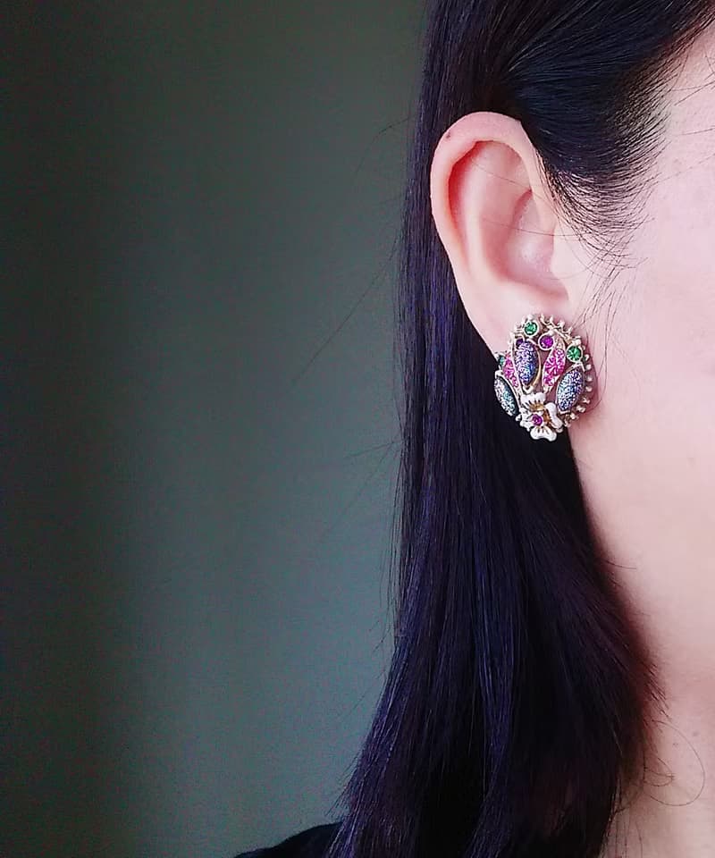 Vintage Jewelry 西洋古董飾品 FLORENZA 白琺瑯彩鑽 夾式耳環