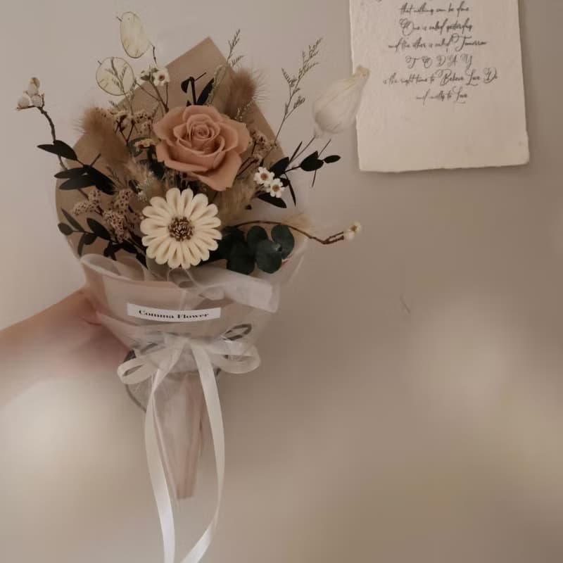 單圓尖唯美大地色花束 永生花束 生日花束
