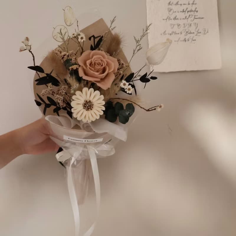 單圓尖唯美大地色花束 永生花束 生日花束