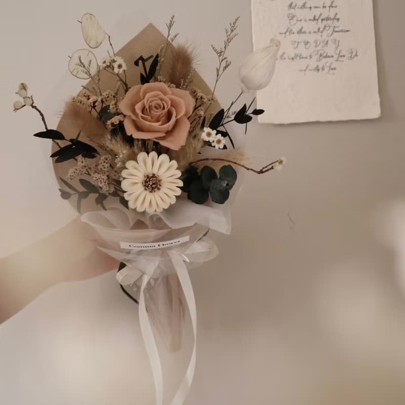 單圓尖唯美大地色花束 永生花束 生日花束