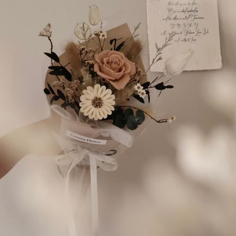 單圓尖唯美大地色花束 永生花束 生日花束