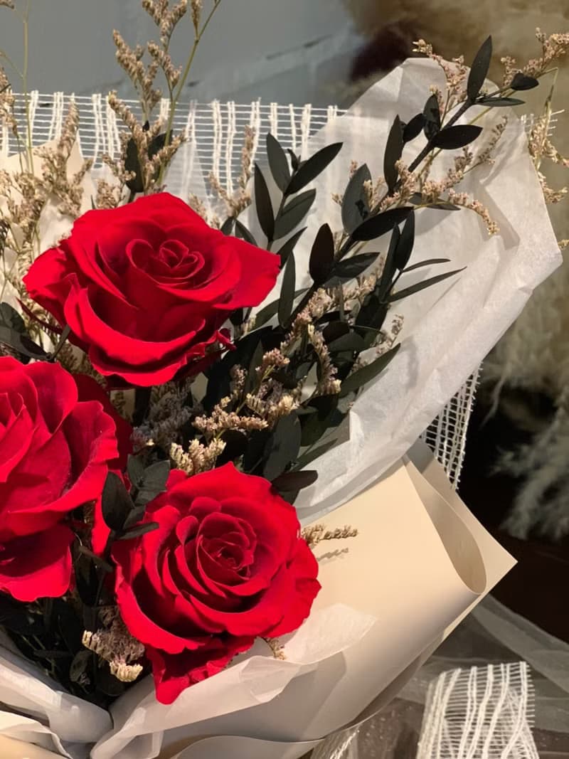 永生玫瑰花束(三朵)_情人節/生日/畢業