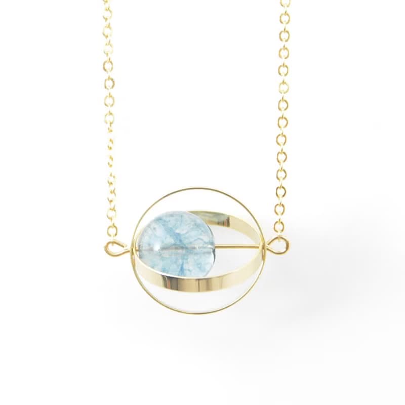 藍藍星球。宇宙。金環。藍水晶。項鍊 Blue Blue Planet。Galaxy。Golden Ring。Kyanite。Necklace。生日禮物。閨蜜禮物。姐妹禮物