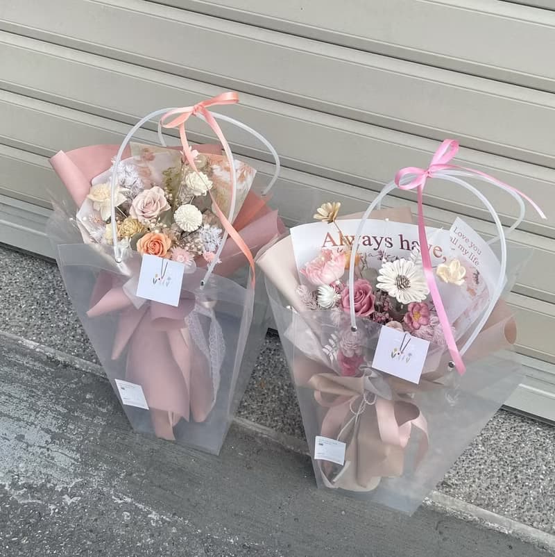 【畢業花束】乾燥花束 永生花束 生日禮物 情人節花束 滿天星