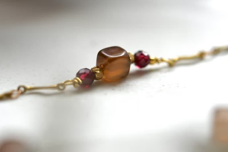 一顆咖啡凍│玉髓‧ 紫牙烏│黃銅手鍊