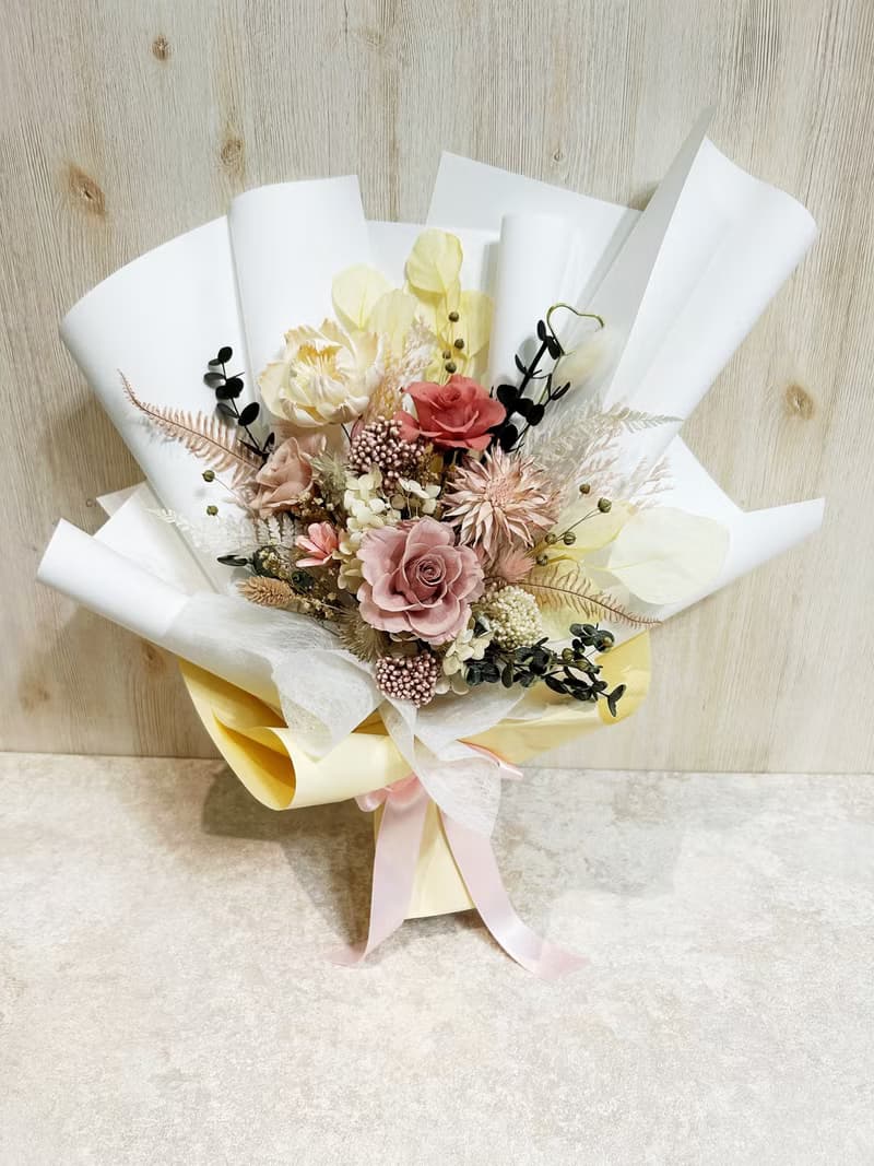 *雪煙* 永生花束 韓式花束 情人節花束 七夕花束 畢業花束 乾燥花