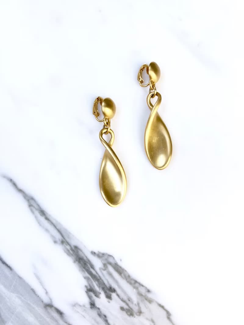 Vintage Ralph Lauren Gold Drop Earrings