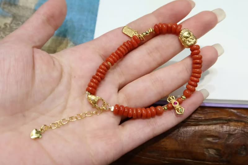 天然南紅滿色滿肉藥片手鏈搭配無相寶寶佛五條經文金剛杵平安喜樂