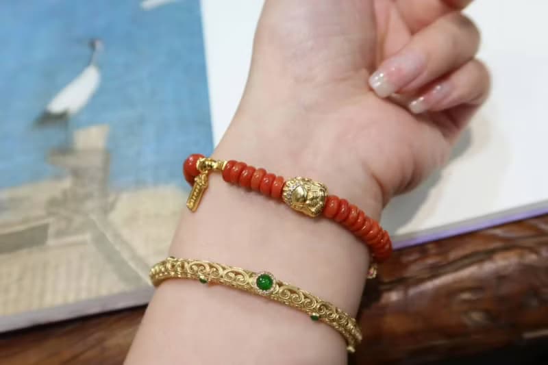 天然南紅滿色滿肉藥片手鏈搭配無相寶寶佛五條經文金剛杵平安喜樂