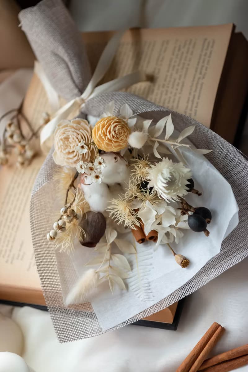 暖冬 - 純白小花束 | 乾燥花 | 生日禮物 | 畢業禮物  | 聖誕禮物
