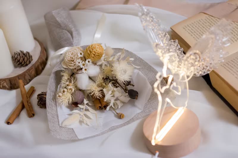 暖冬 - 純白小花束 | 乾燥花 | 生日禮物 | 畢業禮物  | 聖誕禮物