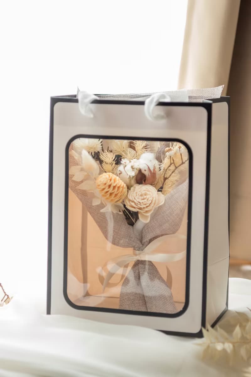 暖冬 - 純白小花束 | 乾燥花 | 生日禮物 | 畢業禮物  | 聖誕禮物