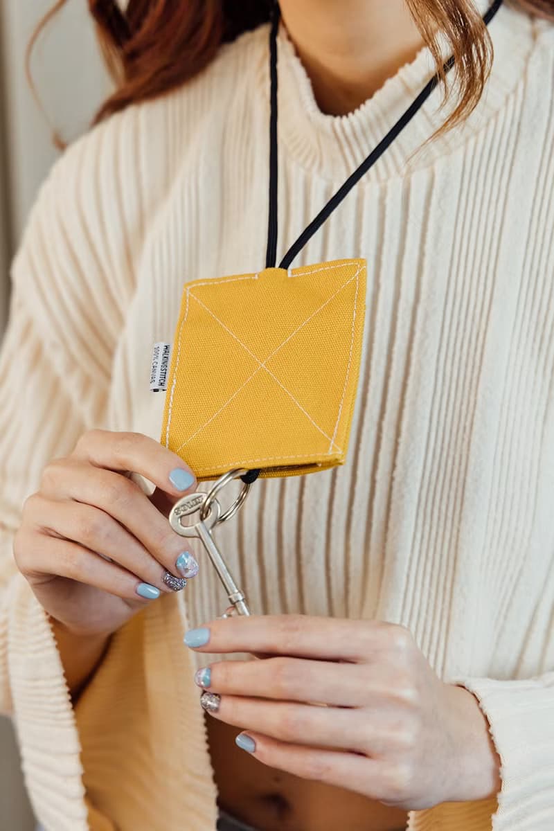 JUNIOR KEY HOLDER : MUSTARD