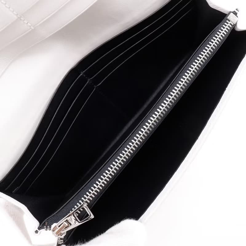 【日本直送】ロエベ LOEWE リピートアナグラム 長財布 レザー 白 ユニセックス【中古】