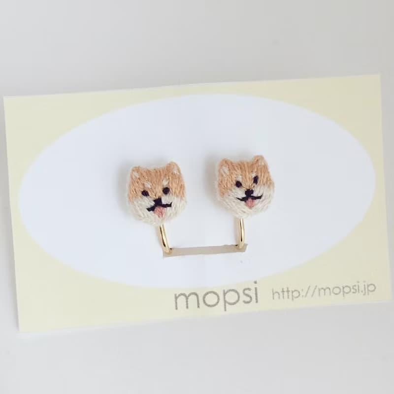 柴犬　刺繍ピアス/イヤリング