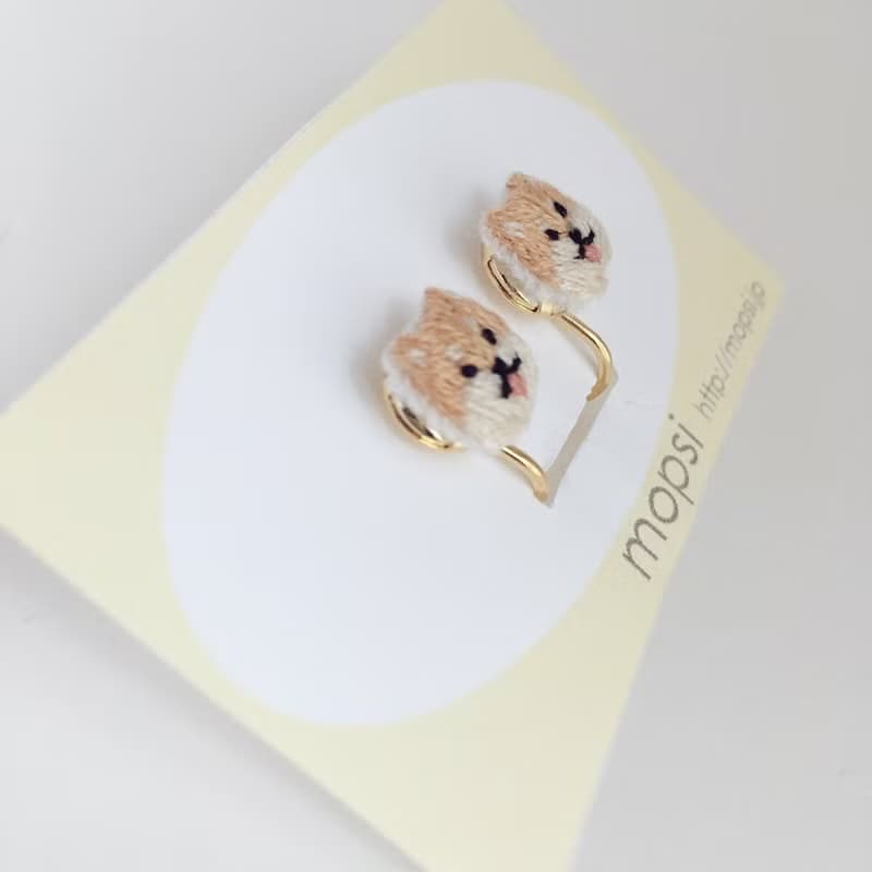 柴犬　刺繍ピアス/イヤリング