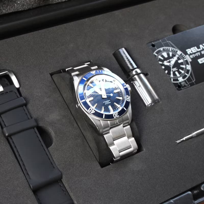 RELAX TIME 海神系列 300米潛水機械腕錶 (RT-77-2) 銀x