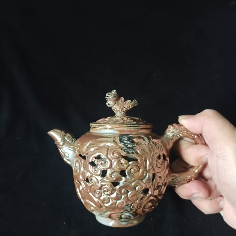 柴燒茶壺雙層鏤空雕刻紋飾麒麟祥瑞雲騰紋飾陳炫亨作品
