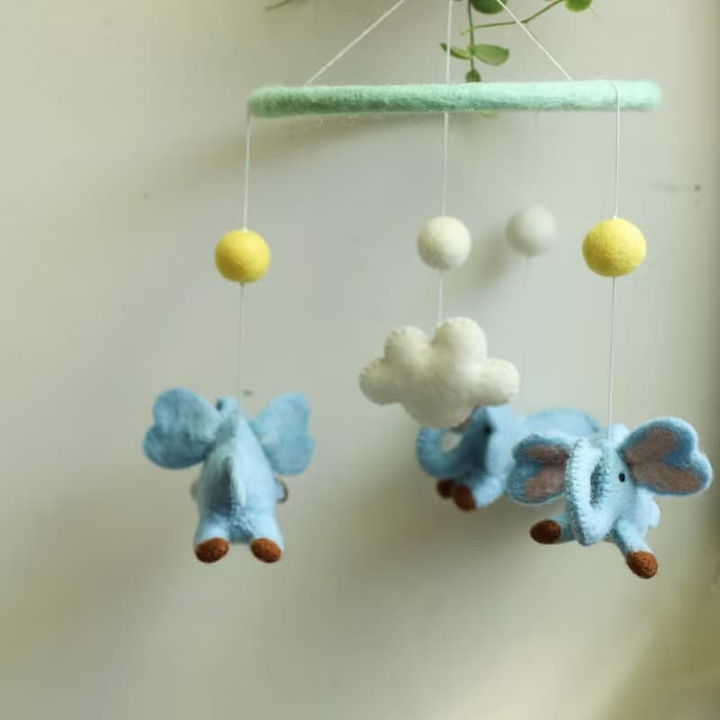 羊毛出在羊山上 羊毛氈  嬰兒吊飾  小飛象 蝴蝶象 遊樂園 旋轉