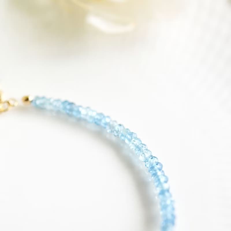 幸せな家庭を築,天使の石 アクアマリン　5種類天然石のブレスレット 3月誕生石