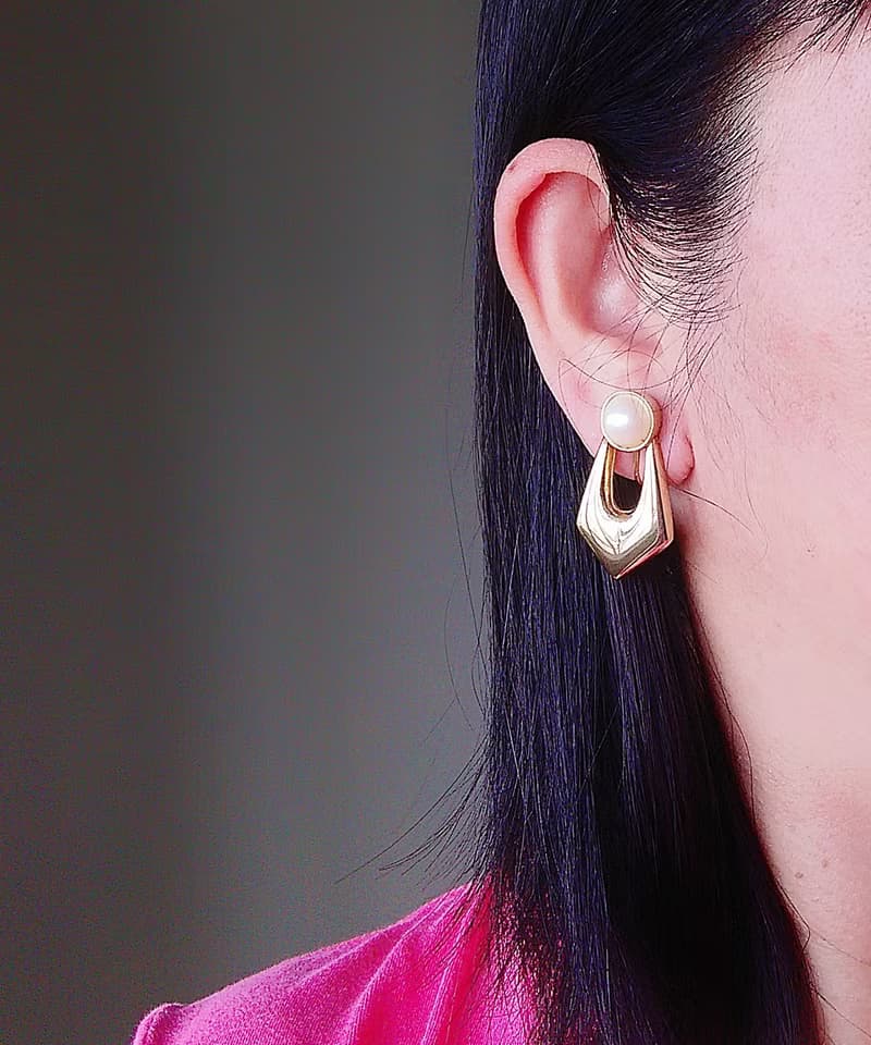 vintage jewelry  典雅金色垂墜鑲珠 夾式耳環