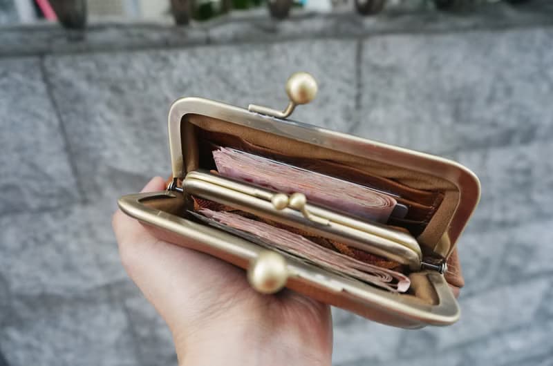 Sienna真皮子母框口金錢包