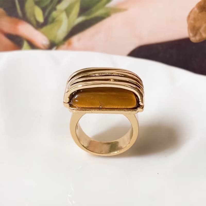 【西洋古董飾品】稀有 Uncas Mfg. 天然黃虎眼石鑲嵌 水晶 戒指