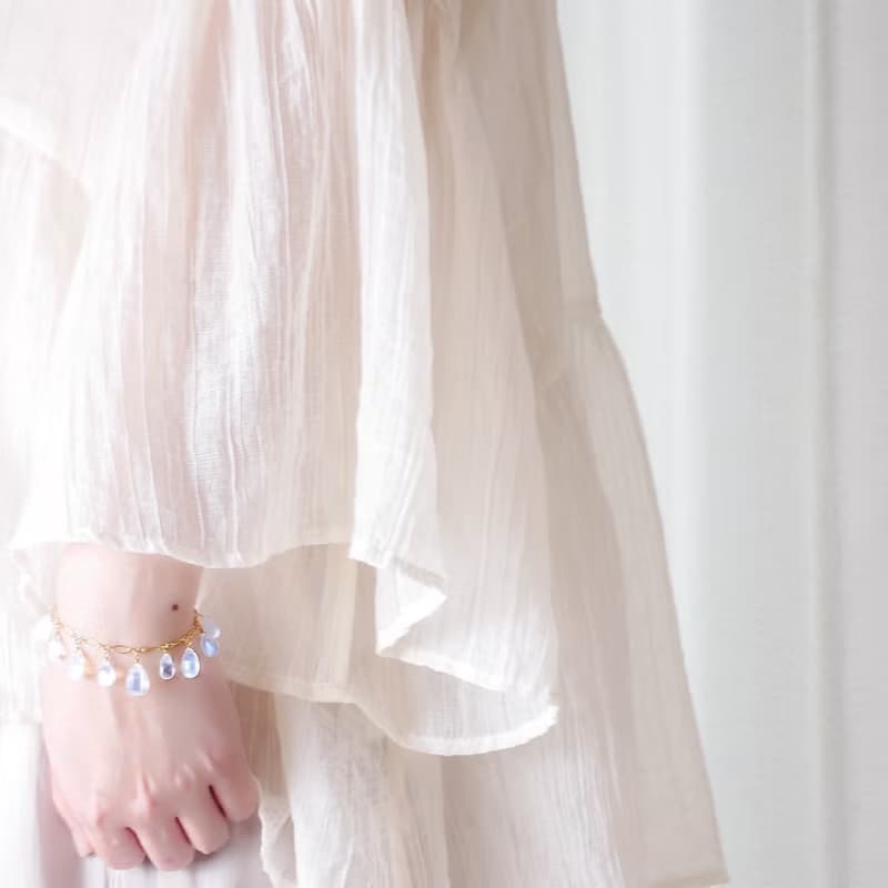 提升直覺 平靜心靈  高冰透體頂級藍暈天然月光石 不規則手鍊