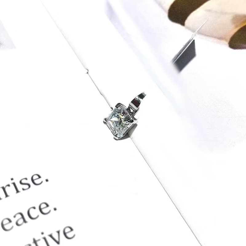 Eli Jewelry 閃耀經典正方形鋯石9K白金墜子 墜頭 吊墜金飾保證卡