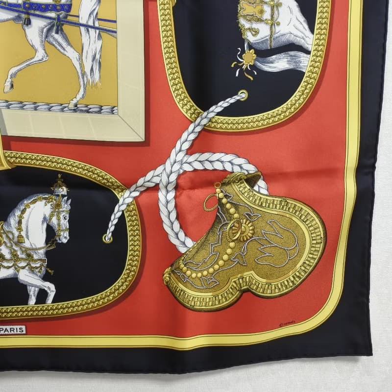 【日本直送】エルメス HERMES カレ90 スカーフ GRAND APPARAT シルク レディース【未使用】