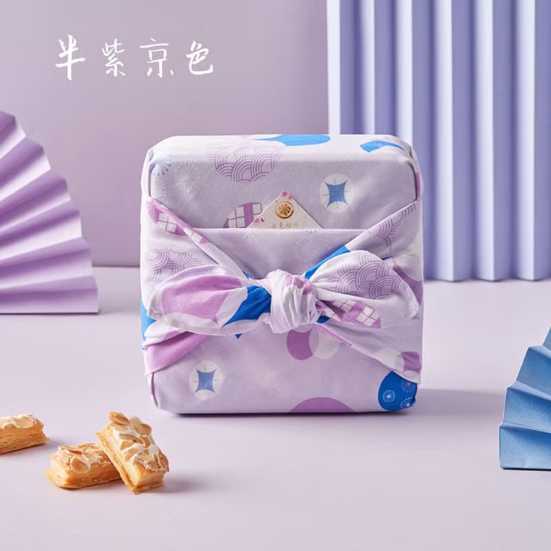 【七見櫻堂】薄紅京色/半紫京色 - 風呂敷餅乾鐵盒