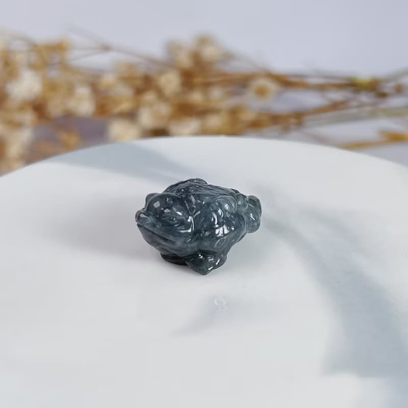 【招財神獸】烏雞翡翠三腳蟾蜍擺飾 | 天然緬甸玉翡翠A貨 | 送禮