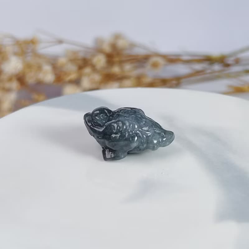 【招財神獸】烏雞翡翠三腳蟾蜍擺飾 | 天然緬甸玉翡翠A貨 | 送禮