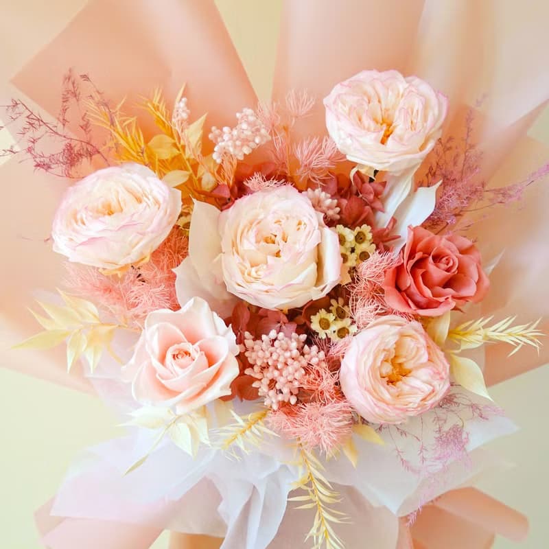 永生庭園玫瑰花束-粉白色