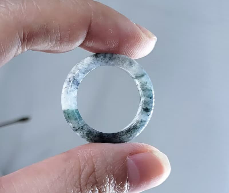 【親翠】天然翡翠 冰炸烏雞綠潮黑手指鐲16號戒圈E款 畢業禮物